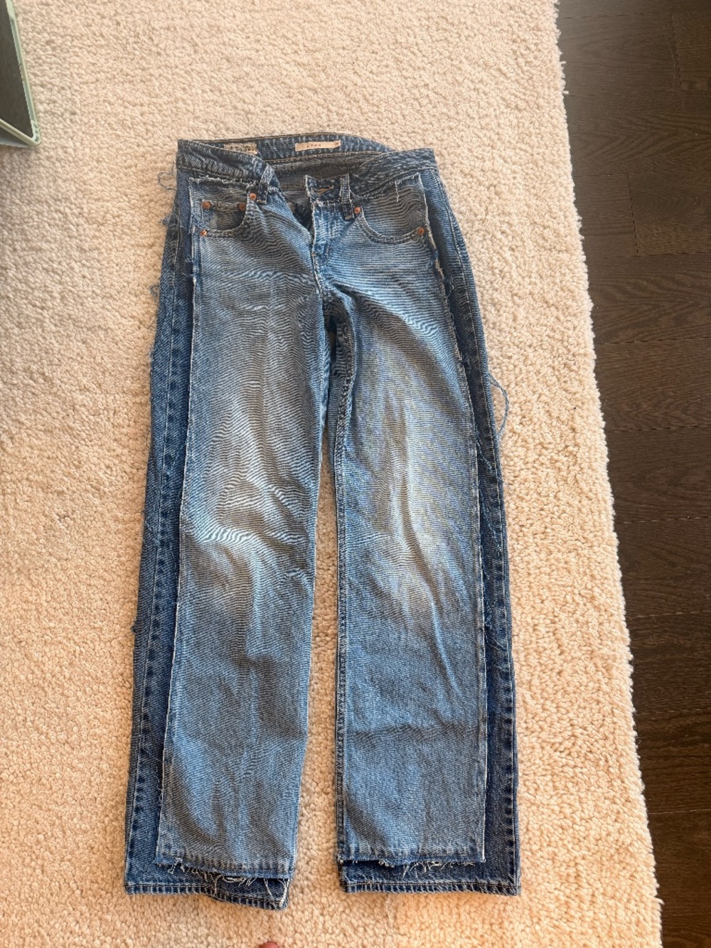 LEVI BOYFRIEND JEANS $40